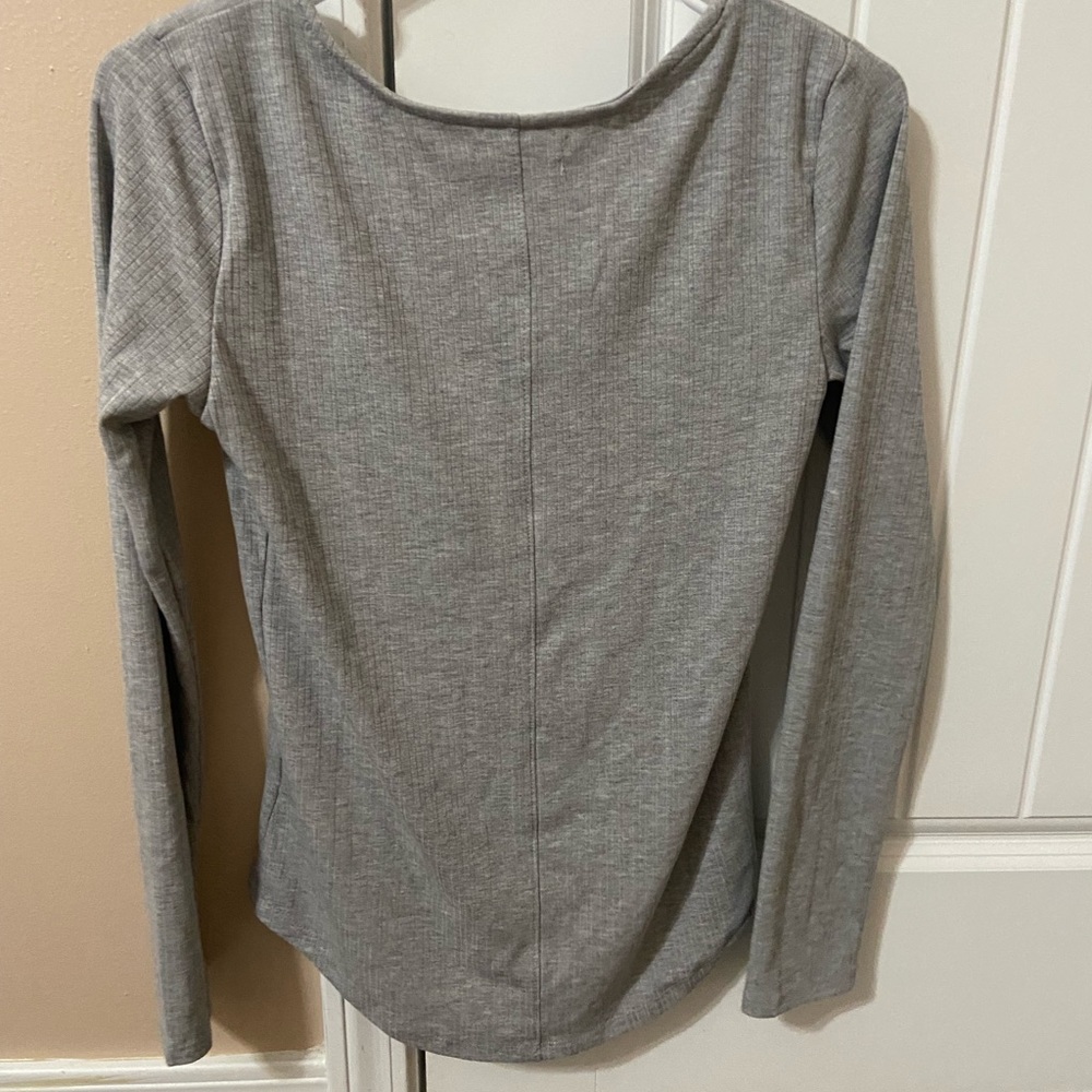 Maurice’s, light grey, women’s, long sleeve top, size S, not been worn.